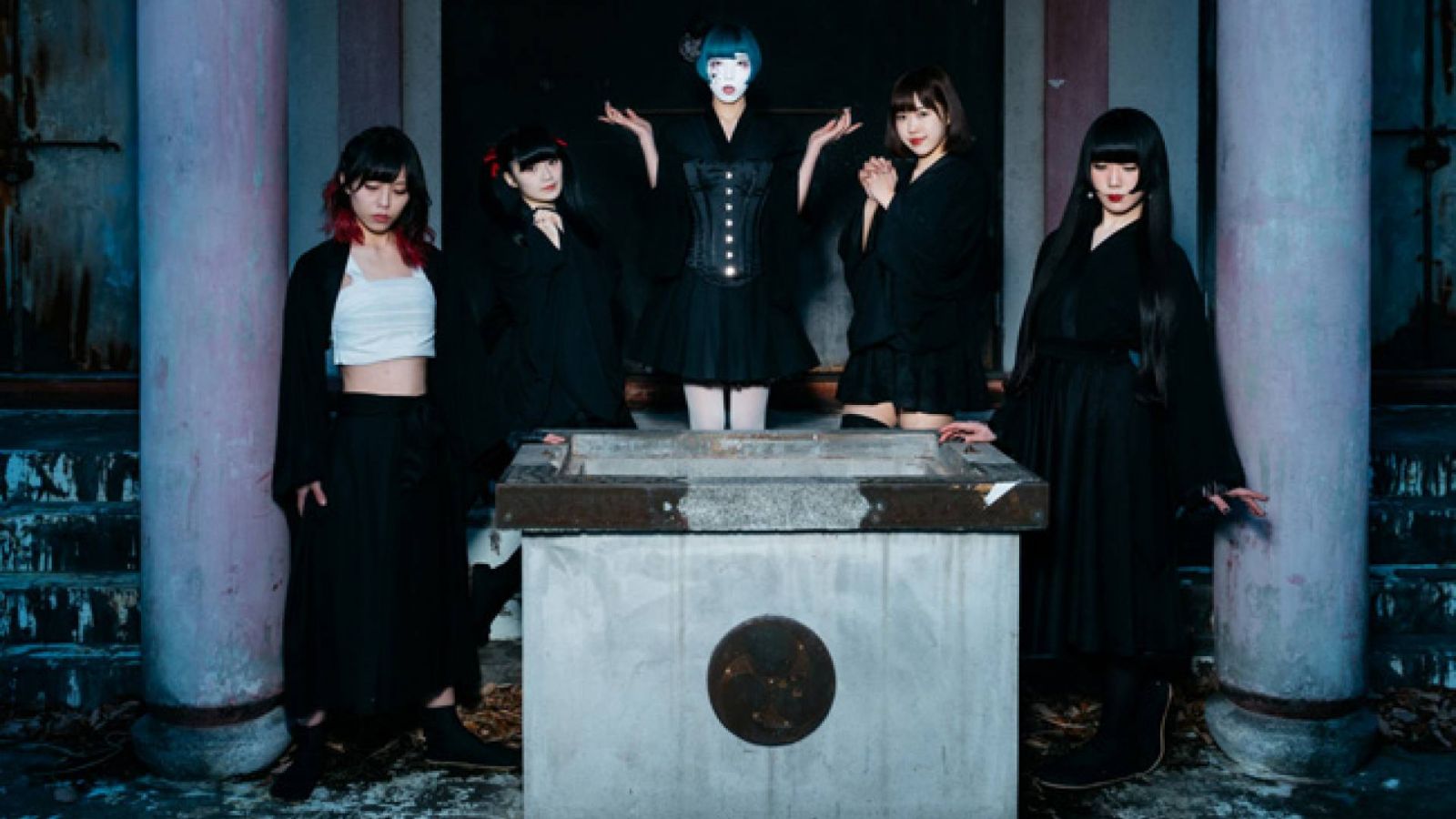 NECRONOMIDOL to Release Album on Vinyl and Tour the USA © NECRONOMIDOL